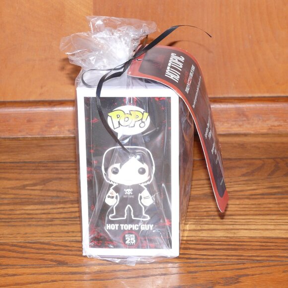 FUNKO POP! HOT TOPIC GUY 25th ANNIVERSARY VINYL FIGURE MINT IN BOX VAULTED RARE - Picture 4 of 6
